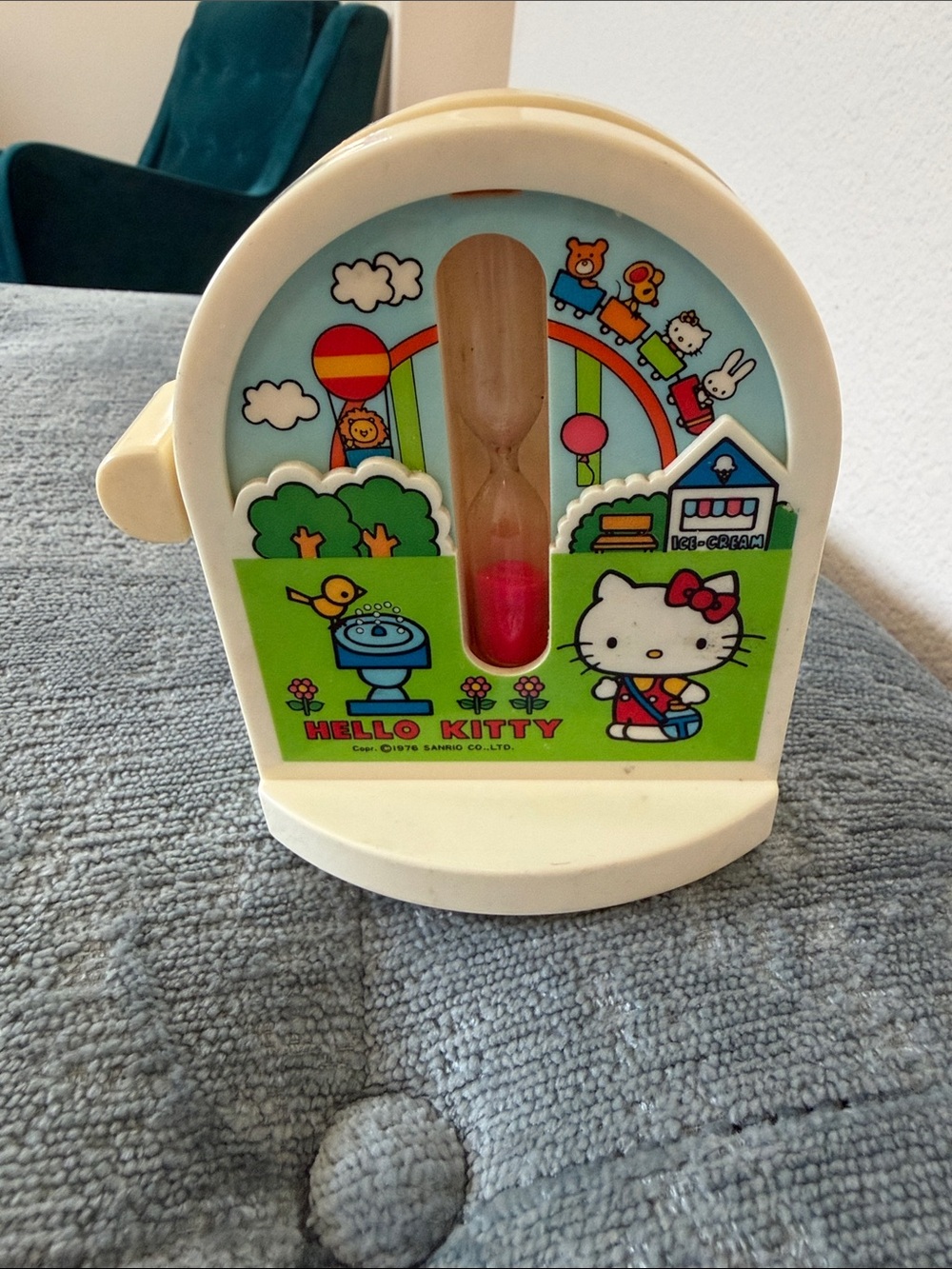Vintage 1976 Sanrio Hello Kitty Hourglass